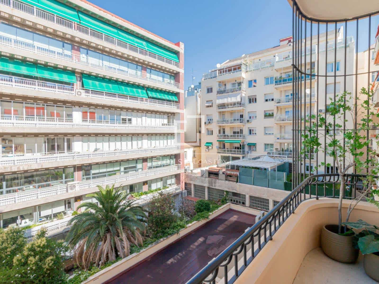 2 soveværelse Lejlighed til leje i Madrid by - € 5.700 (Ref: 9879856)