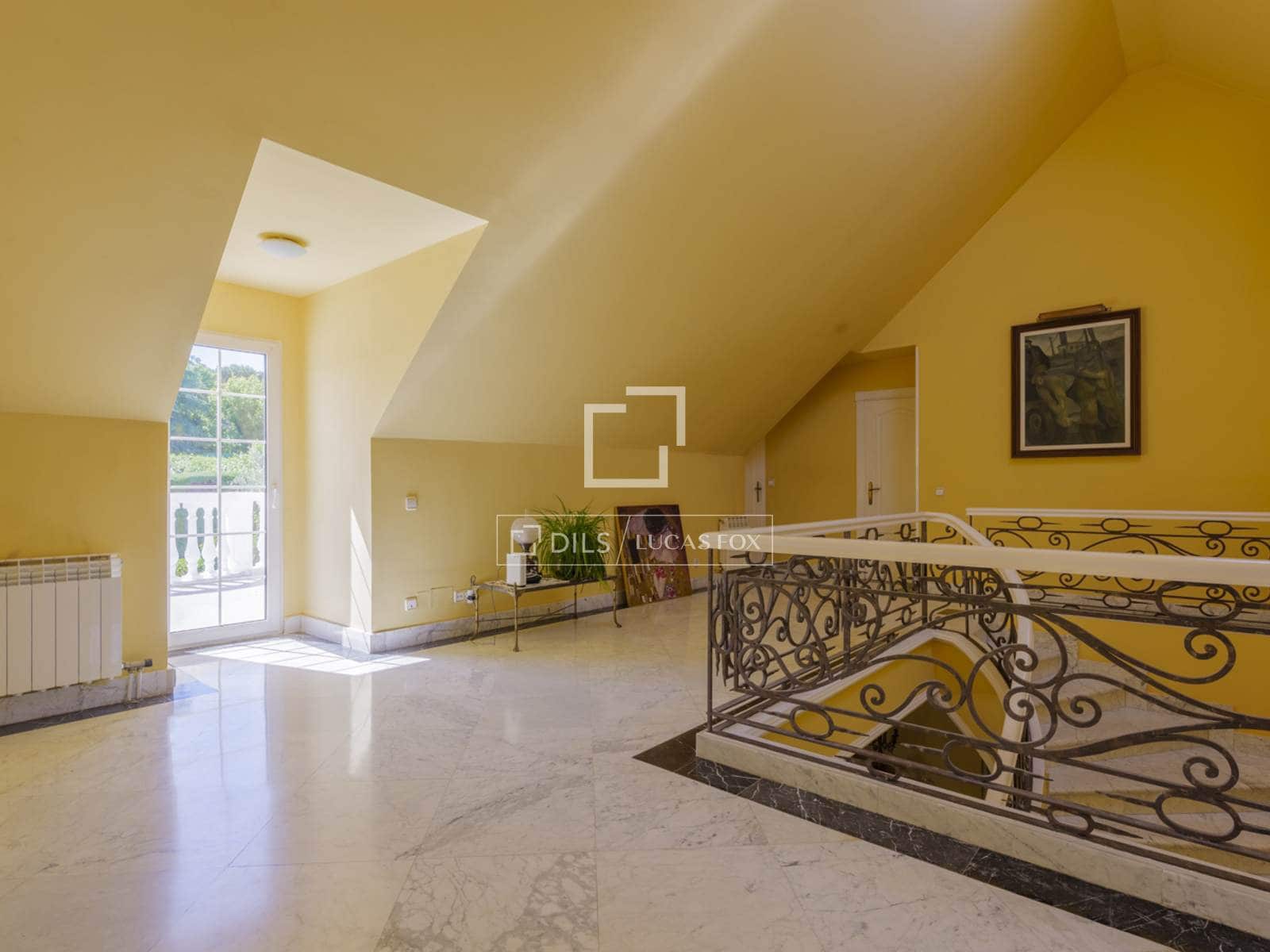 Chalet de 6 habitaciones en Pozuelo de Alarcón en venta con piscina garaje - 2.421.000 € (Ref: 9879857)