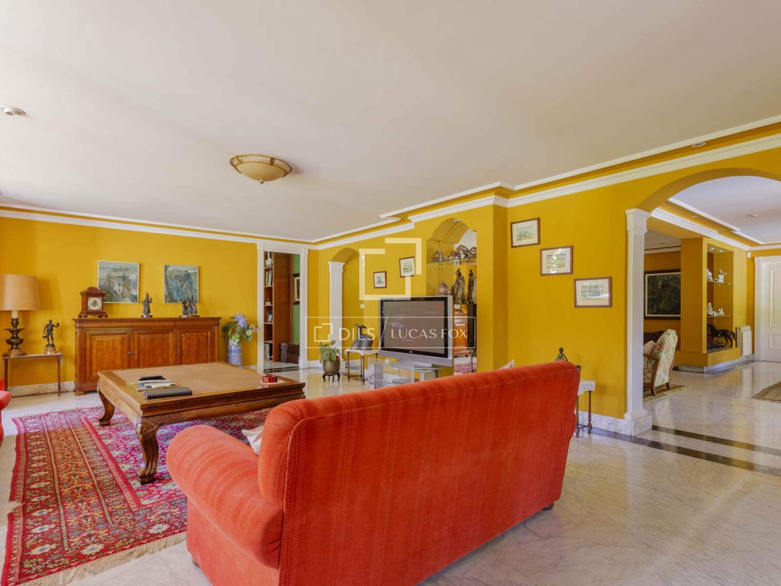 Chalet de 6 habitaciones en Pozuelo de Alarcón en venta con piscina garaje - 2.421.000 € (Ref: 9879857)