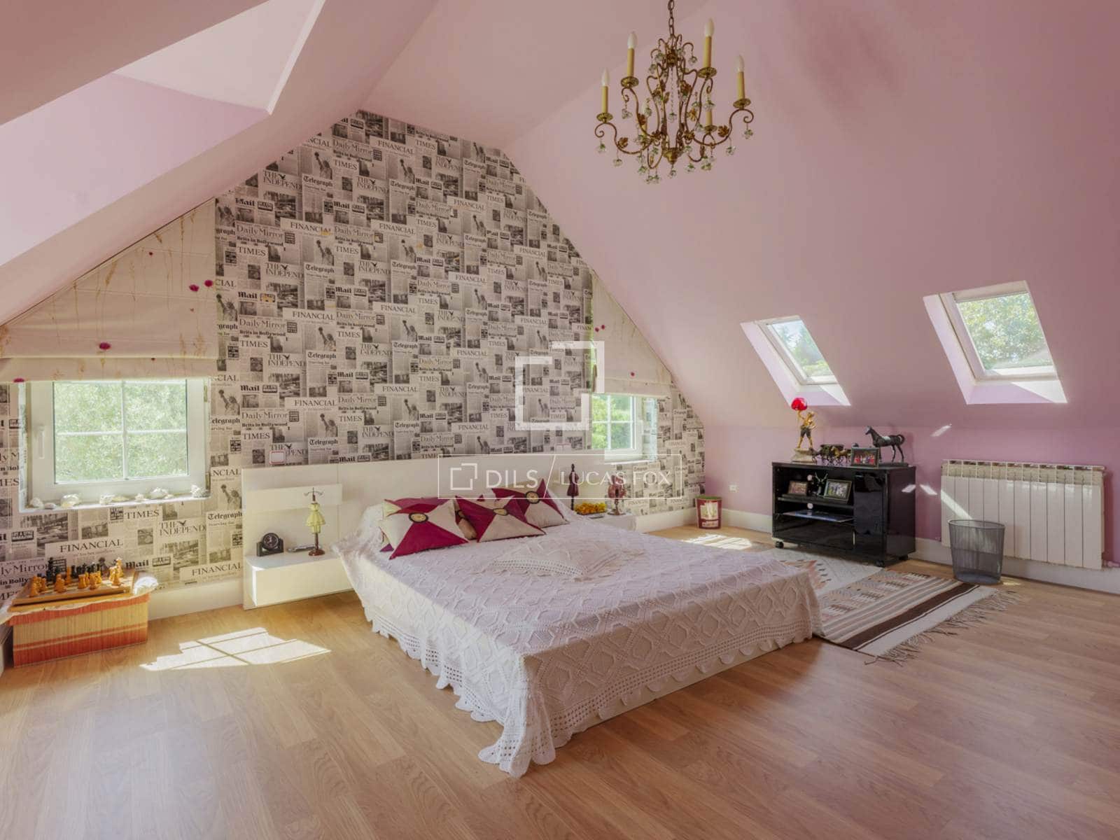 Chalet de 6 habitaciones en Pozuelo de Alarcón en venta con piscina garaje - 2.421.000 € (Ref: 9879857)