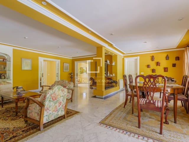 Chalet de 6 habitaciones en Pozuelo de Alarcón en venta con piscina garaje - 2.421.000 € (Ref: 9879857)