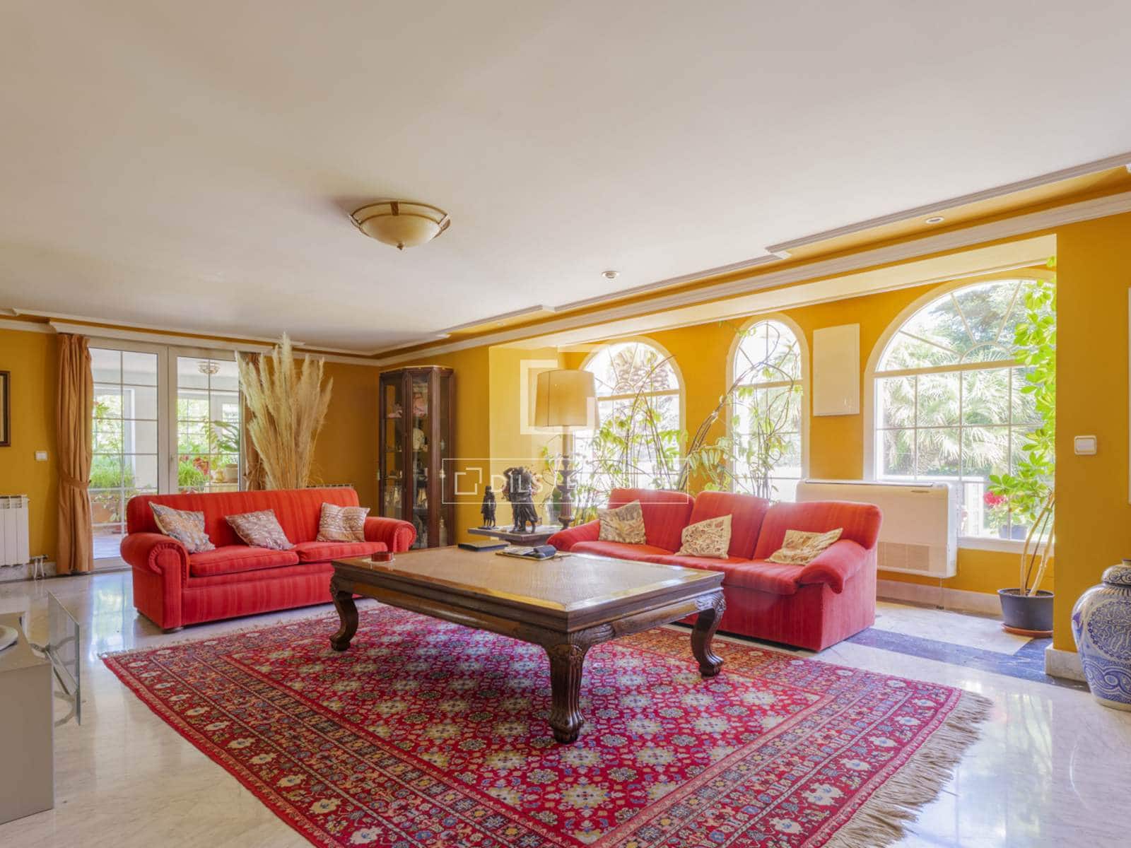 Chalet de 6 habitaciones en Pozuelo de Alarcón en venta con piscina garaje - 2.421.000 € (Ref: 9879857)