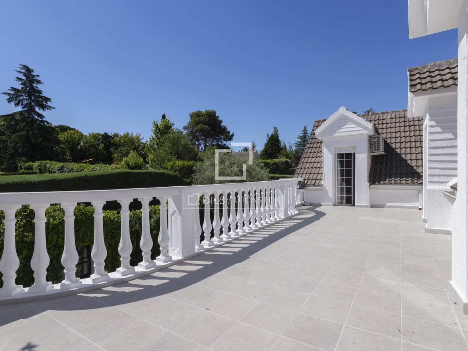Chalet de 6 habitaciones en Pozuelo de Alarcón en venta con piscina garaje - 2.421.000 € (Ref: 9879857)