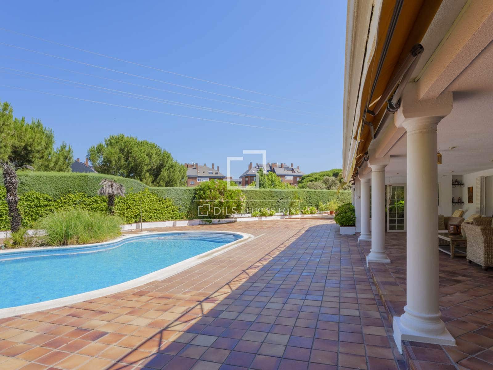 Chalet de 6 habitaciones en Pozuelo de Alarcón en venta con piscina garaje - 2.421.000 € (Ref: 9879857)