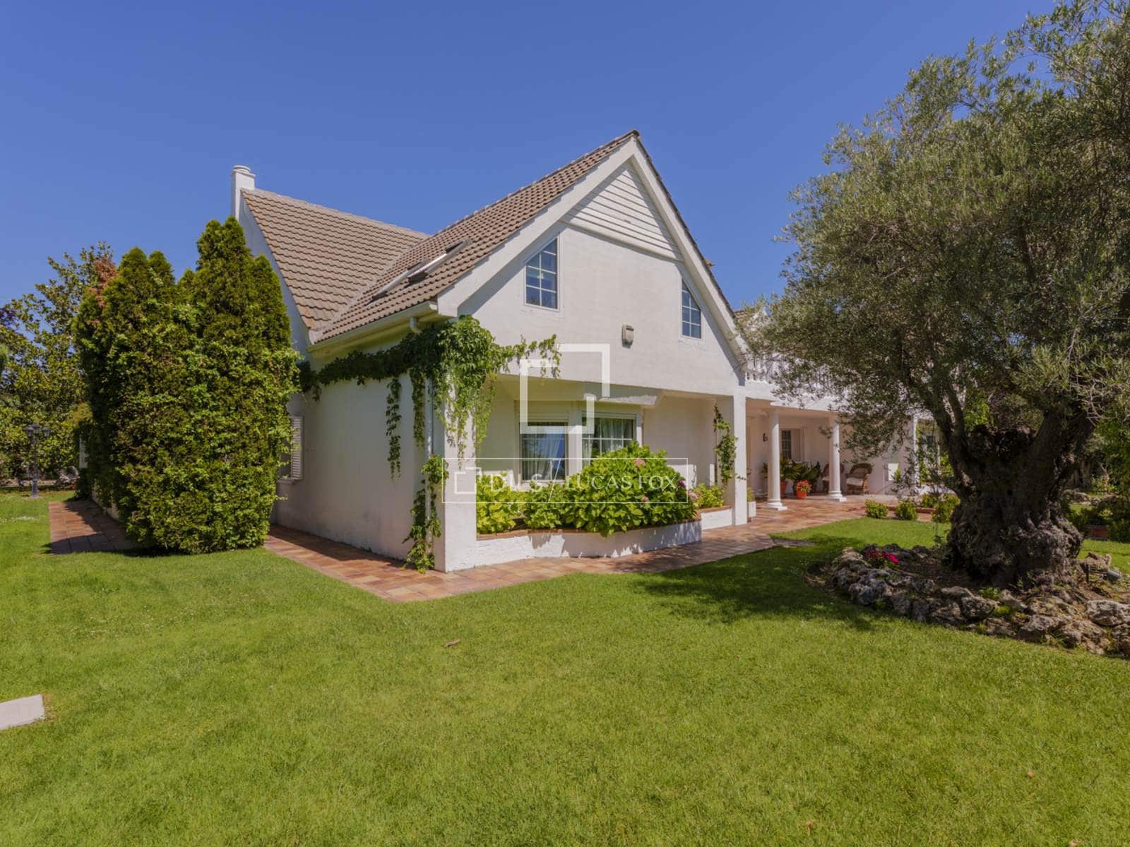 Chalet de 6 habitaciones en Pozuelo de Alarcón en venta con piscina garaje - 2.421.000 € (Ref: 9879857)