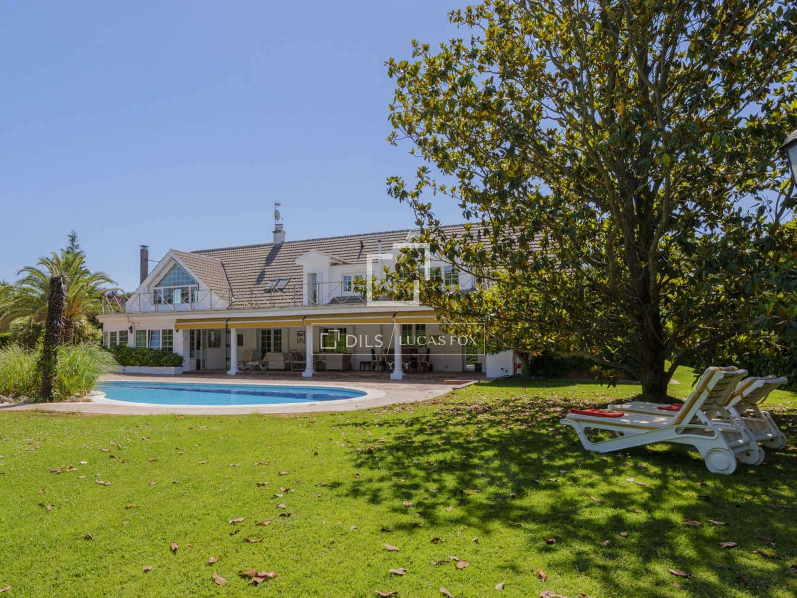 Chalet de 6 habitaciones en Pozuelo de Alarcón en venta con piscina garaje - 2.421.000 € (Ref: 9879857)