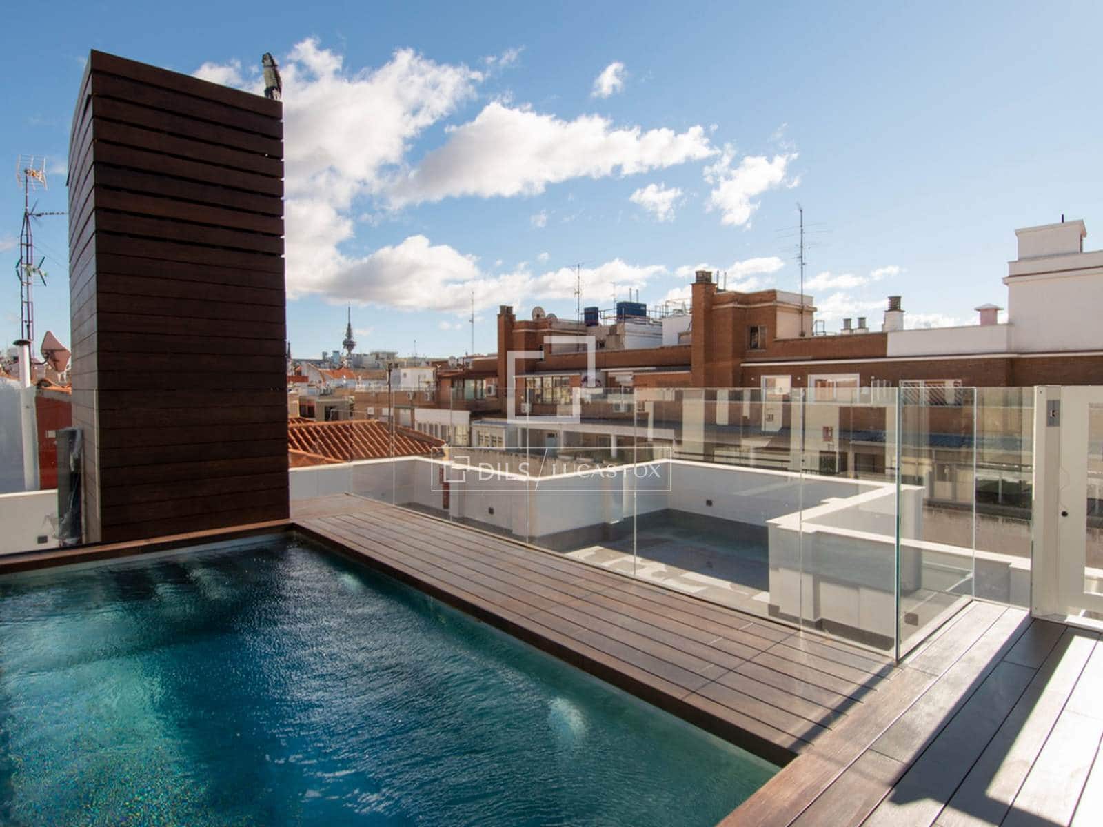 2 bedroom Apartment for rent in Madrid city with pool - € 3,300 (Ref: 9879996)