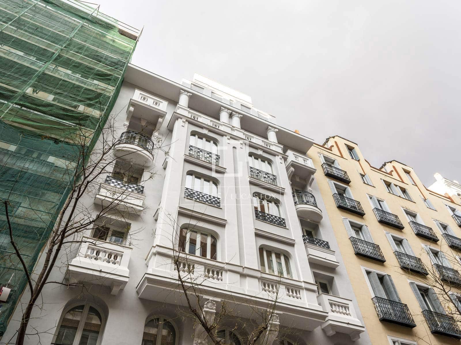 2 bedroom Apartment for rent in Madrid city with pool - € 3,300 (Ref: 9879996)