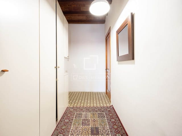 Lejlighed til leje i Barcelona by - € 1.800 (Ref: 9879998)