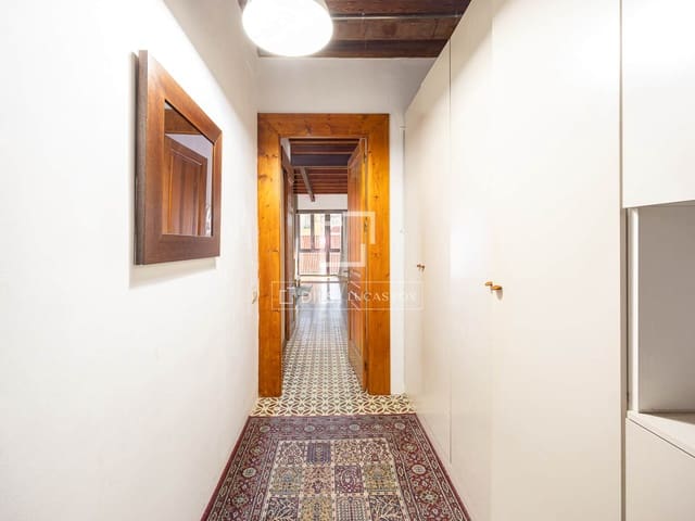 Lejlighed til leje i Barcelona by - € 1.800 (Ref: 9879998)