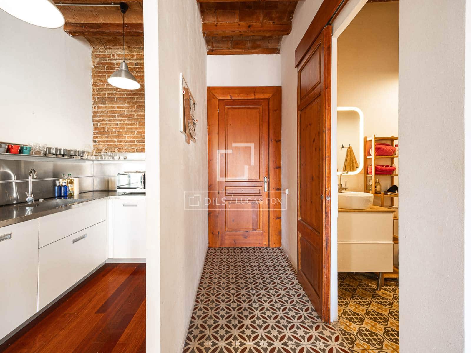 Lägenhet att hyra i Barcelona stad - 1 800 € (Ref: 9879998)