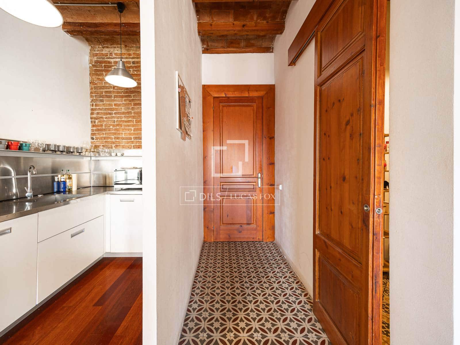 Lägenhet att hyra i Barcelona stad - 1 800 € (Ref: 9879998)