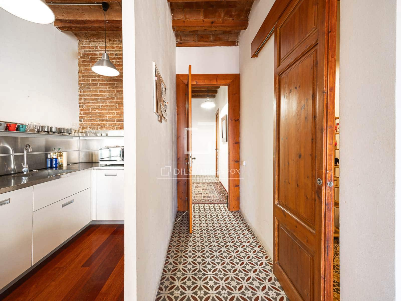 Lägenhet att hyra i Barcelona stad - 1 800 € (Ref: 9879998)