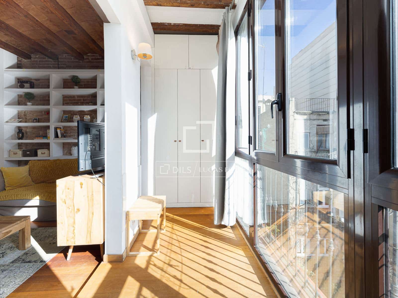 Lägenhet att hyra i Barcelona stad - 1 800 € (Ref: 9879998)