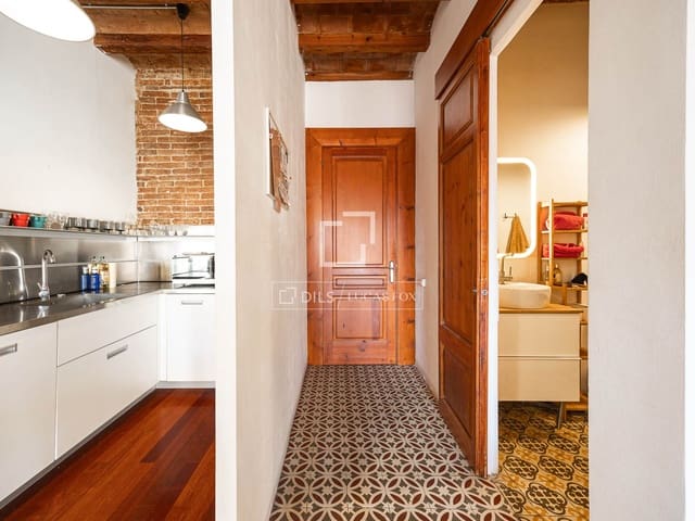 Lejlighed til leje i Barcelona by - € 1.800 (Ref: 9879998)