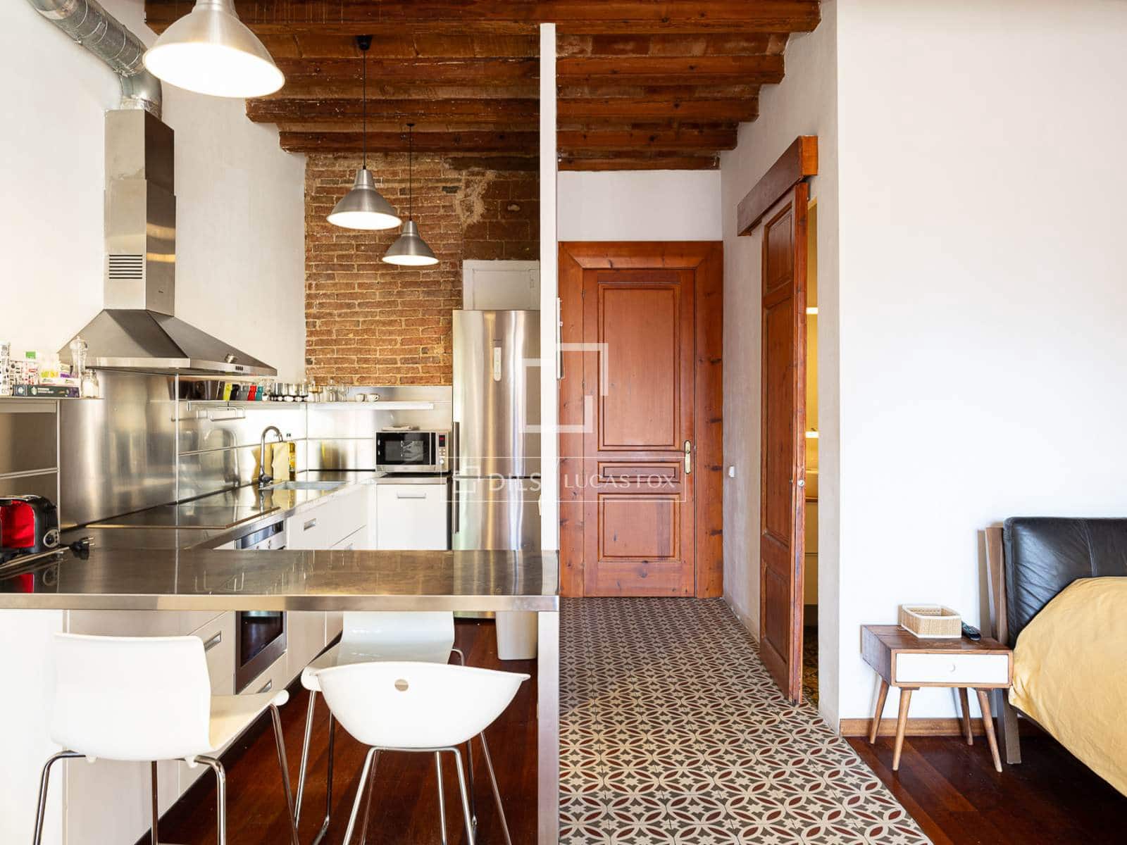 Lägenhet att hyra i Barcelona stad - 1 800 € (Ref: 9879998)