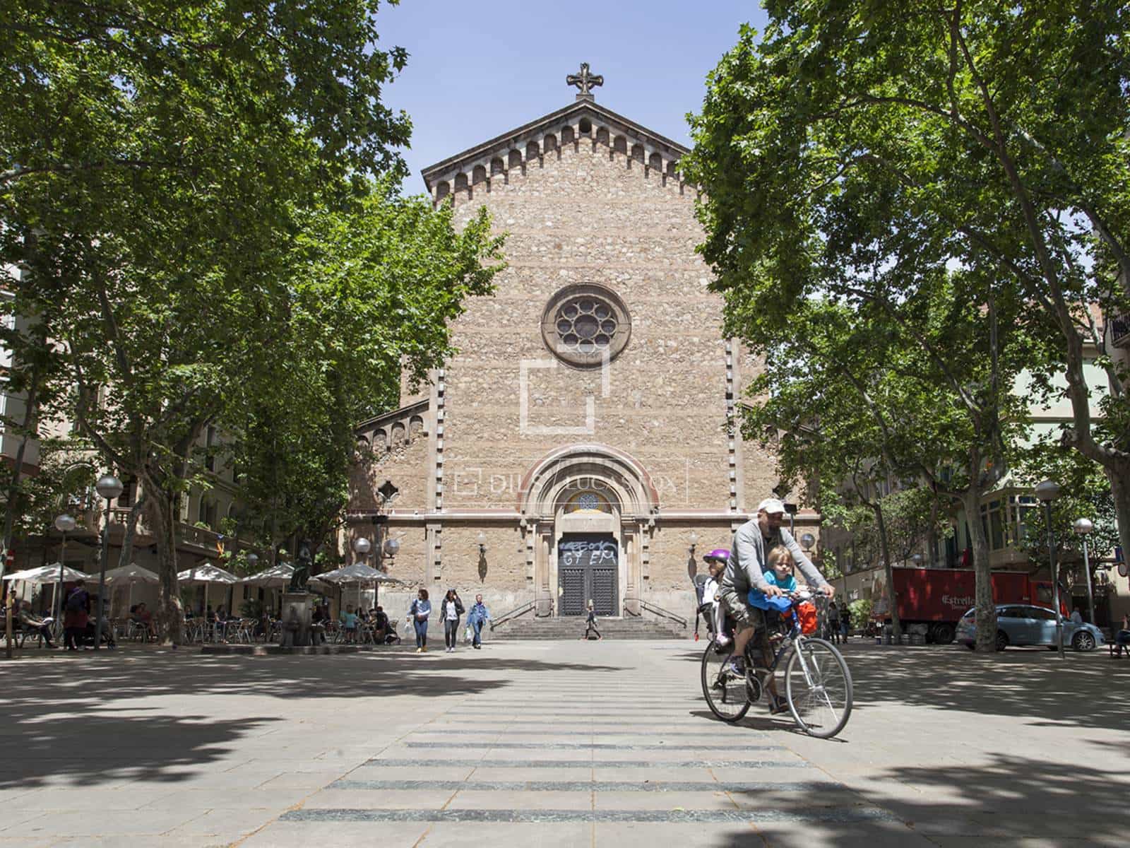 Lägenhet att hyra i Barcelona stad - 1 800 € (Ref: 9879998)
