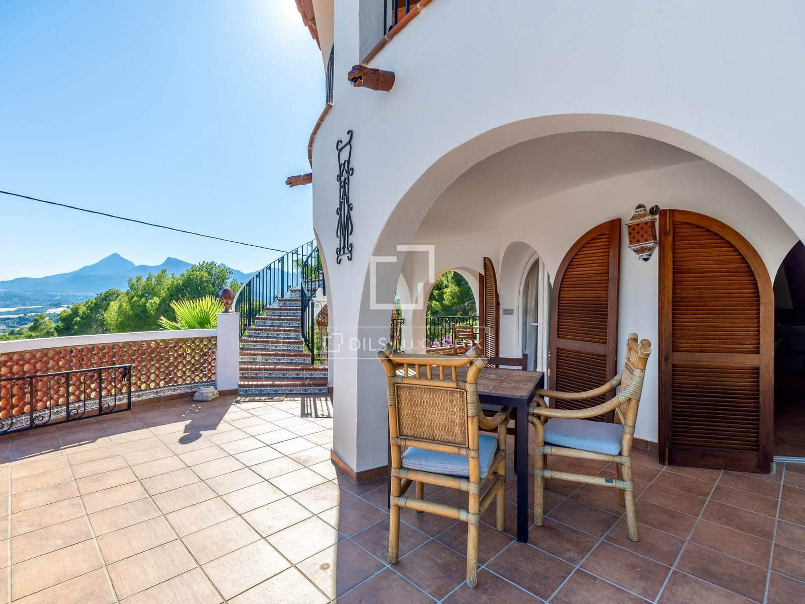 5 quarto Moradia para venda em Altea la Vella com piscina garagem - 1 800 000 € (Ref: 9880290)