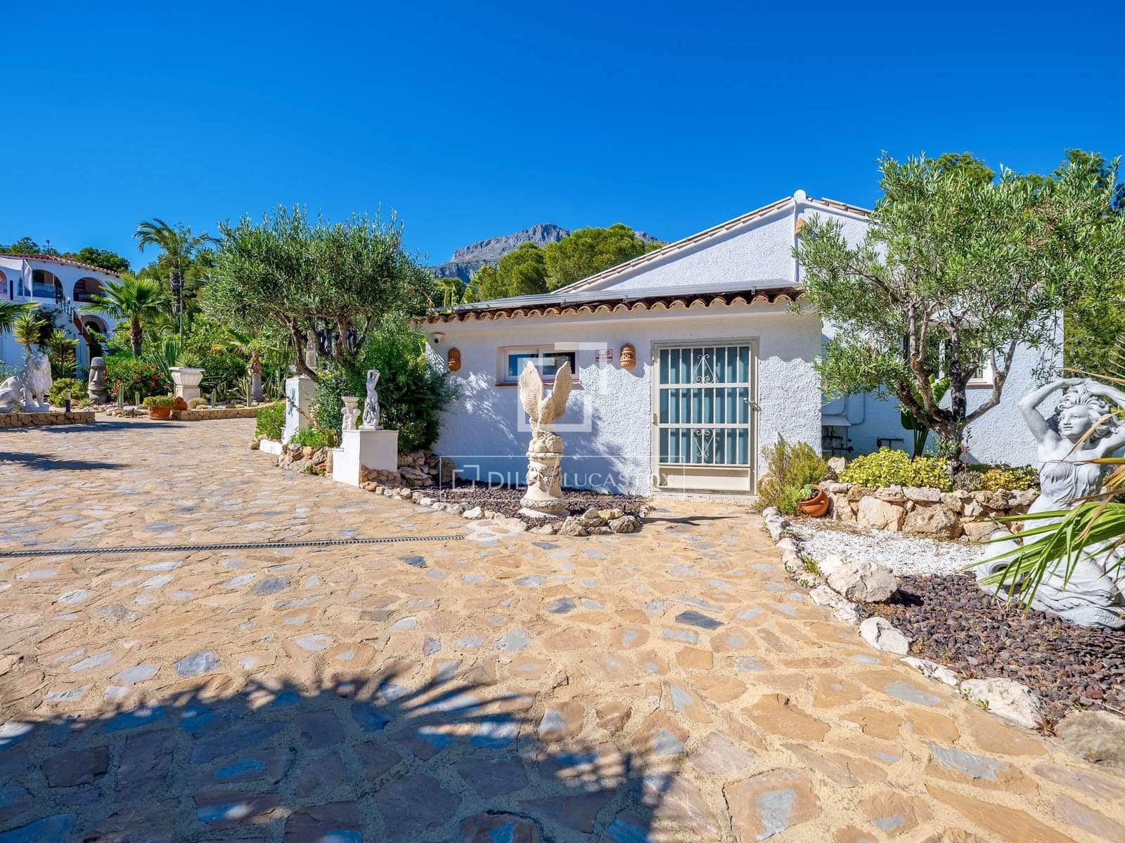 4 bedroom Villa for sale in Altea la Vella with pool garage - € 1,800,000 (Ref: 9880290)