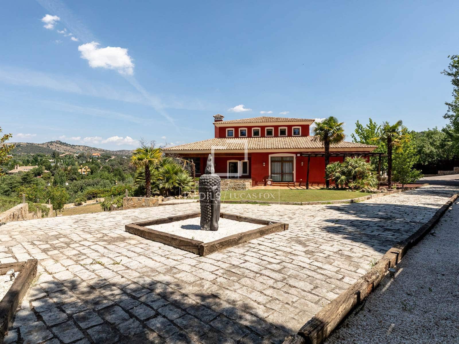 6 soverom Villa til salgs i Las Rozas de Madrid med svømmebasseng garasje - € 3 400 000 (Ref: 9880292)