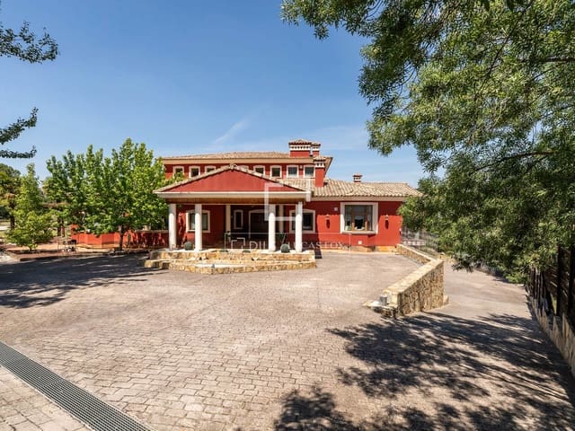 6 soverom Villa til salgs i Las Rozas de Madrid med svømmebasseng garasje - € 3 400 000 (Ref: 9880292)
