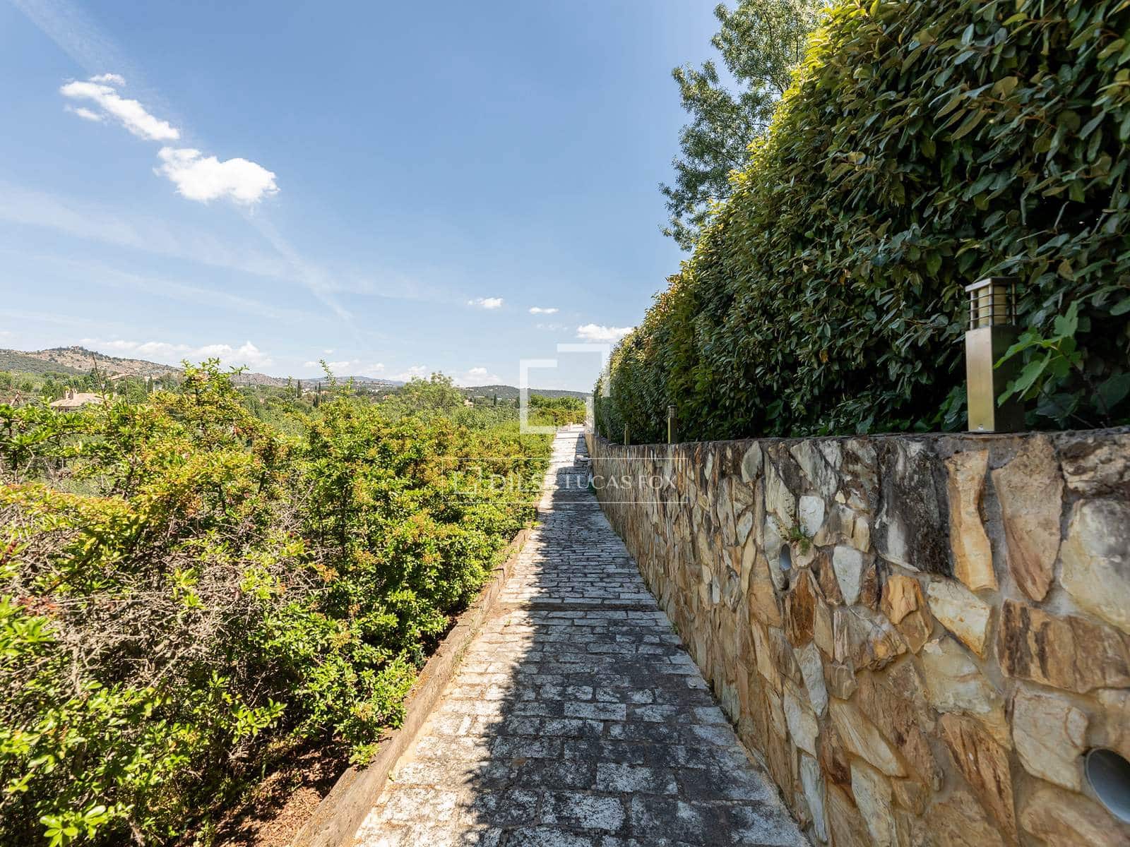 6 soverom Villa til salgs i Las Rozas de Madrid med svømmebasseng garasje - € 3 400 000 (Ref: 9880292)
