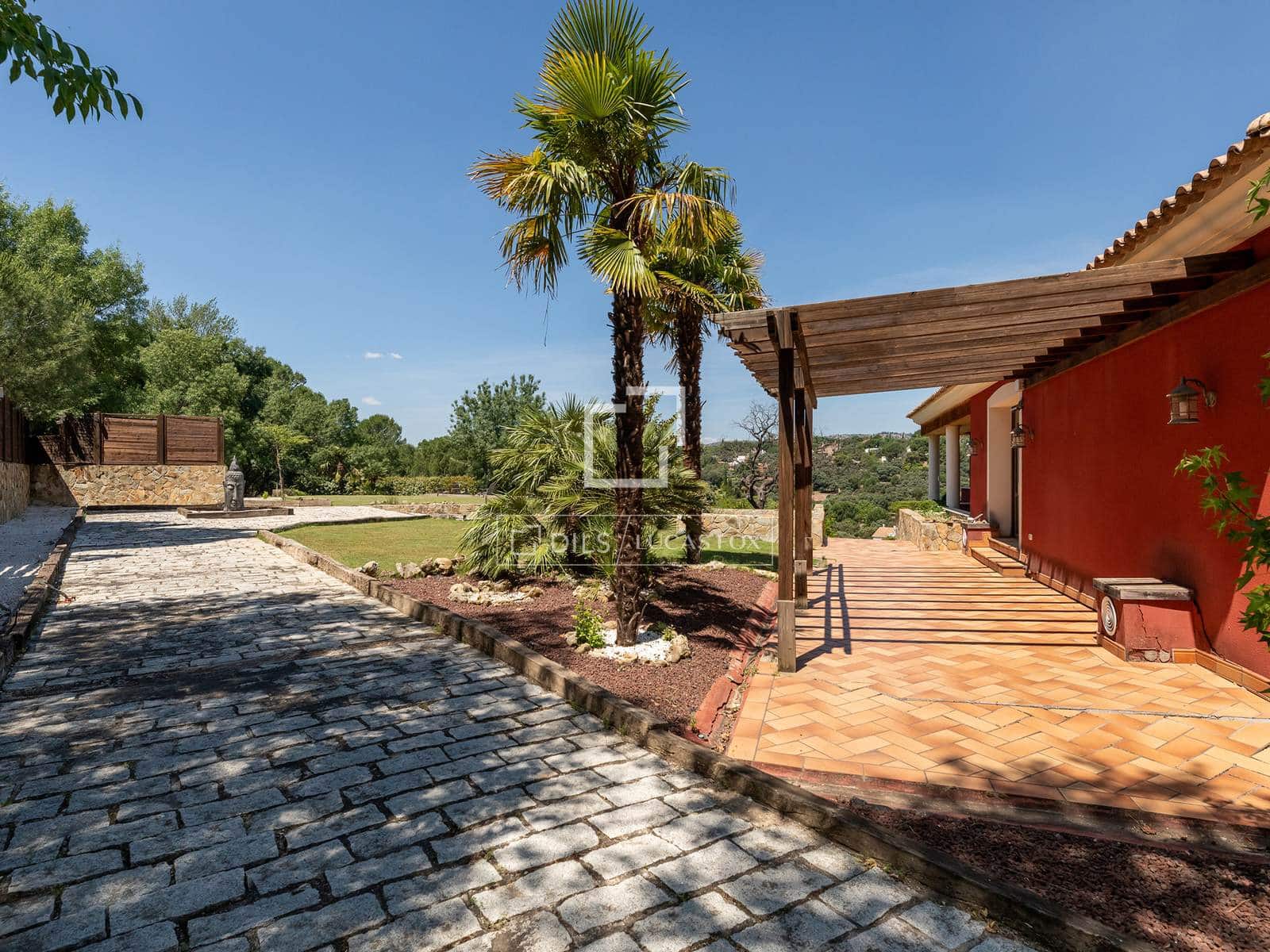 6 soverom Villa til salgs i Las Rozas de Madrid med svømmebasseng garasje - € 3 400 000 (Ref: 9880292)