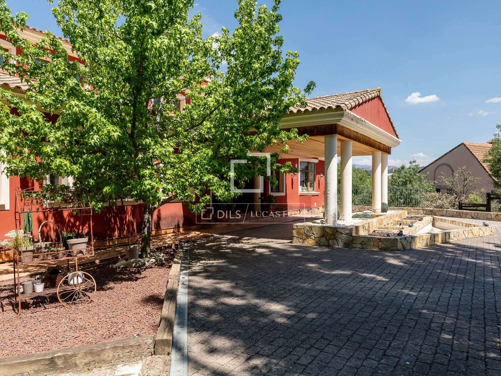 6 soverom Villa til salgs i Las Rozas de Madrid med svømmebasseng garasje - € 3 400 000 (Ref: 9880292)