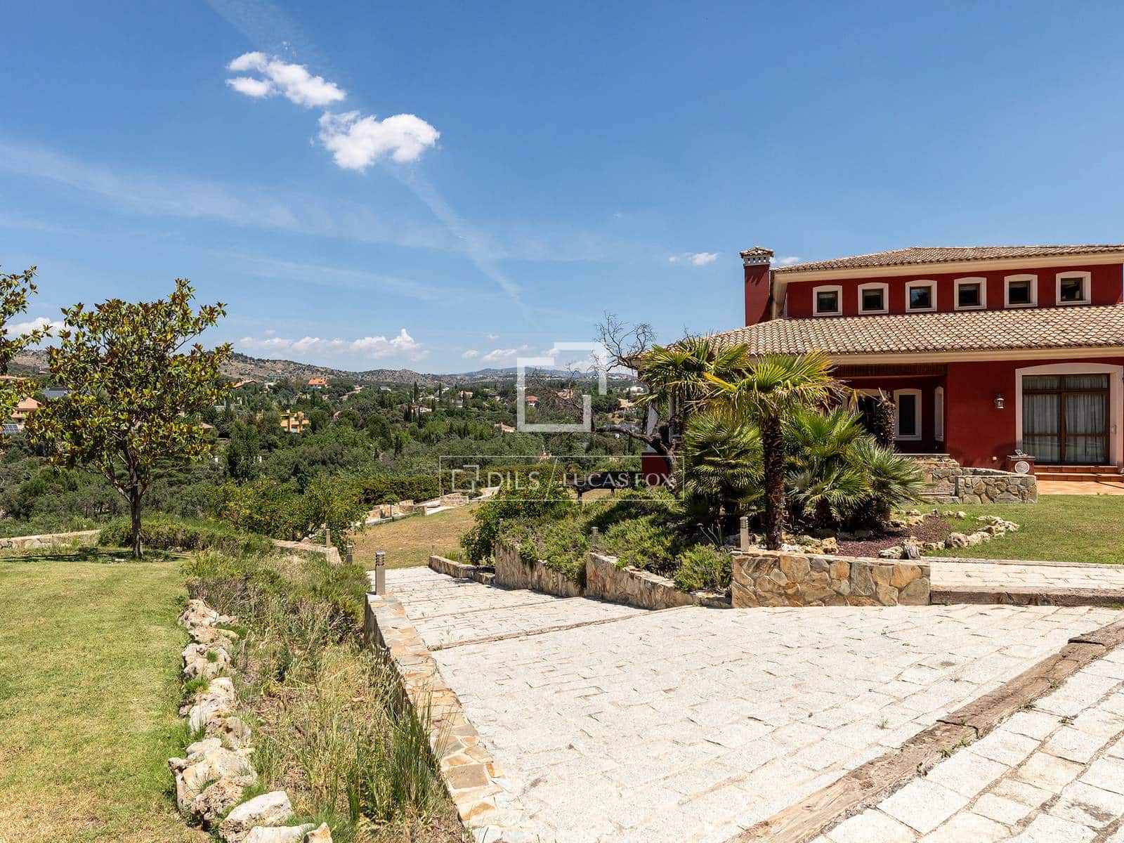 6 soverom Villa til salgs i Las Rozas de Madrid med svømmebasseng garasje - € 3 400 000 (Ref: 9880292)