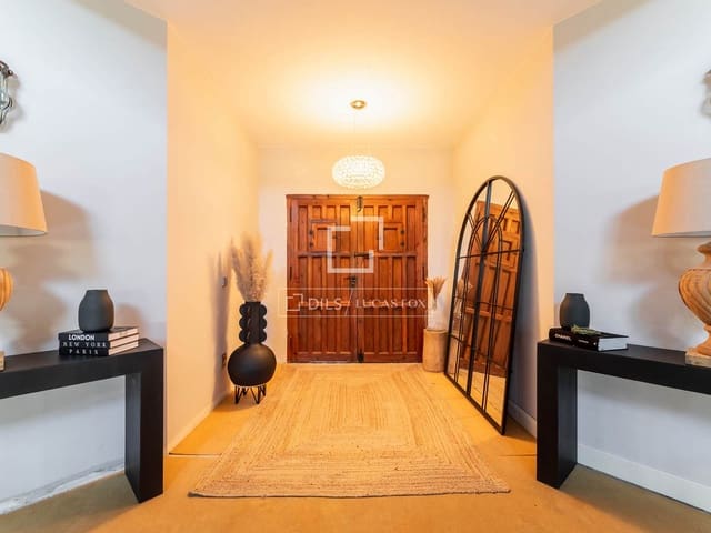 6 soverom Villa til salgs i Las Rozas de Madrid med svømmebasseng garasje - € 3 400 000 (Ref: 9880292)
