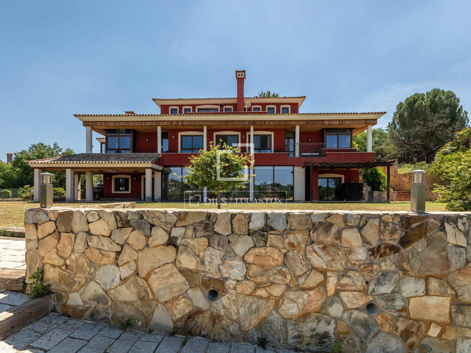 6 soverom Villa til salgs i Las Rozas de Madrid med svømmebasseng garasje - € 3 400 000 (Ref: 9880292)