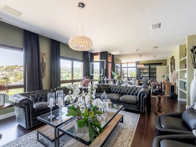 6 soverom Villa til salgs i Las Rozas de Madrid med svømmebasseng garasje - € 3 400 000 (Ref: 9880292)