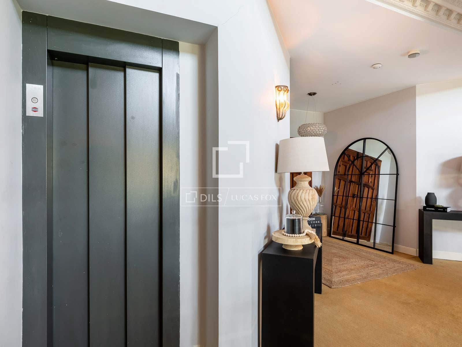 6 soverom Villa til salgs i Las Rozas de Madrid med svømmebasseng garasje - € 3 400 000 (Ref: 9880292)