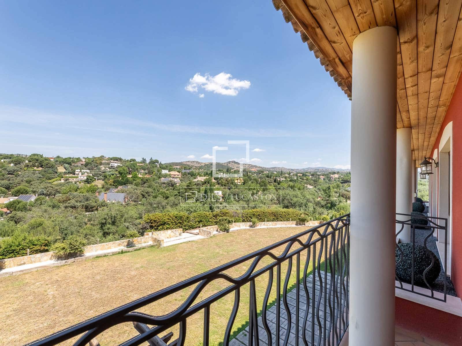 6 soverom Villa til salgs i Las Rozas de Madrid med svømmebasseng garasje - € 3 400 000 (Ref: 9880292)