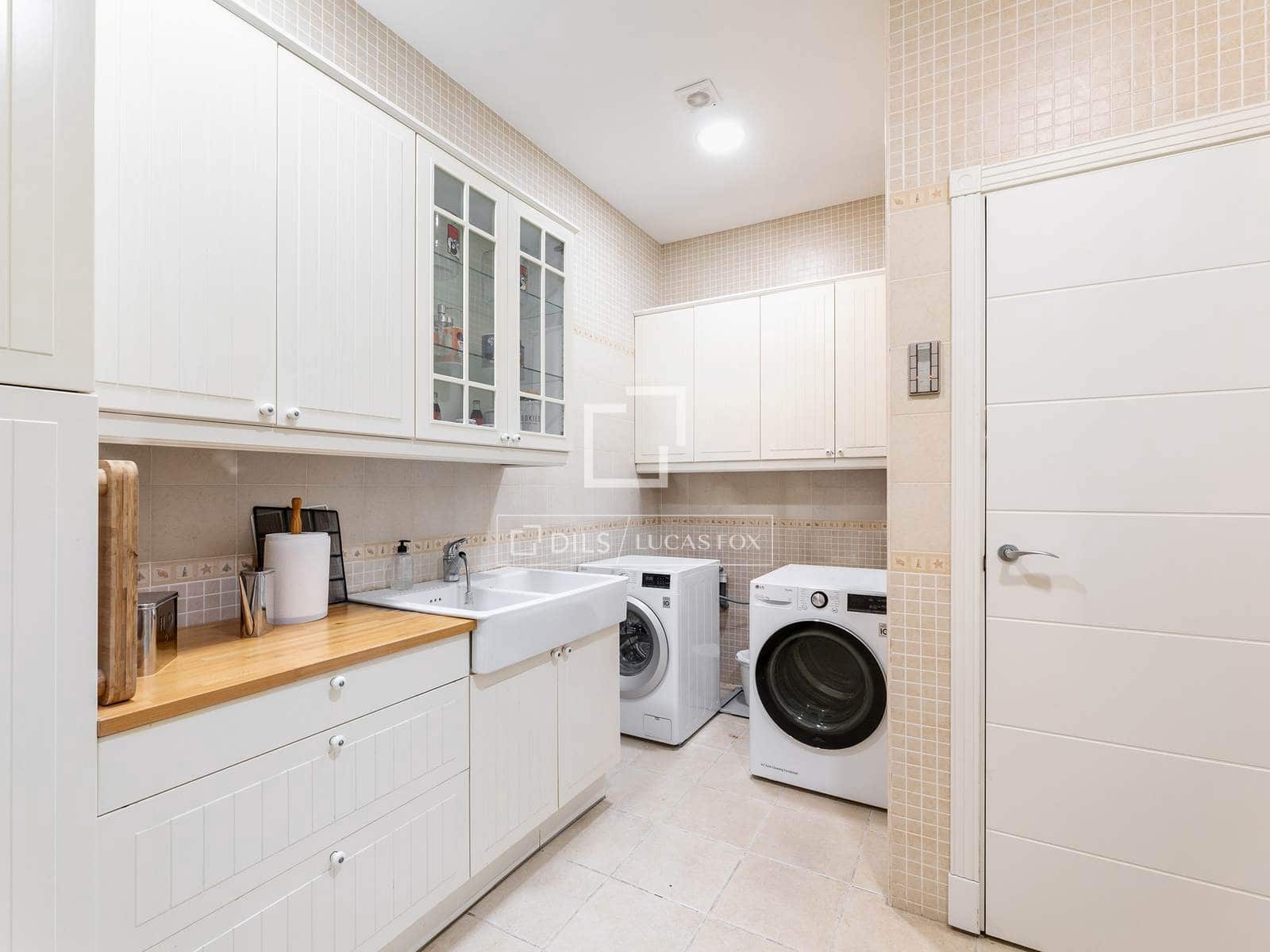 6 soverom Villa til salgs i Las Rozas de Madrid med svømmebasseng garasje - € 3 400 000 (Ref: 9880292)