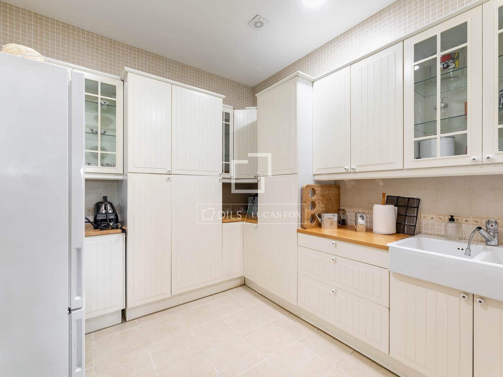 6 soverom Villa til salgs i Las Rozas de Madrid med svømmebasseng garasje - € 3 400 000 (Ref: 9880292)