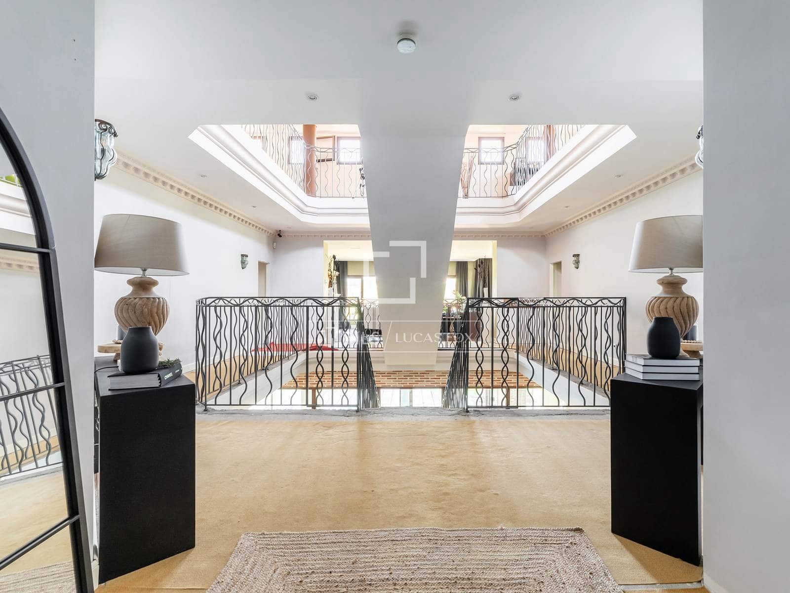 6 soverom Villa til salgs i Las Rozas de Madrid med svømmebasseng garasje - € 3 400 000 (Ref: 9880292)