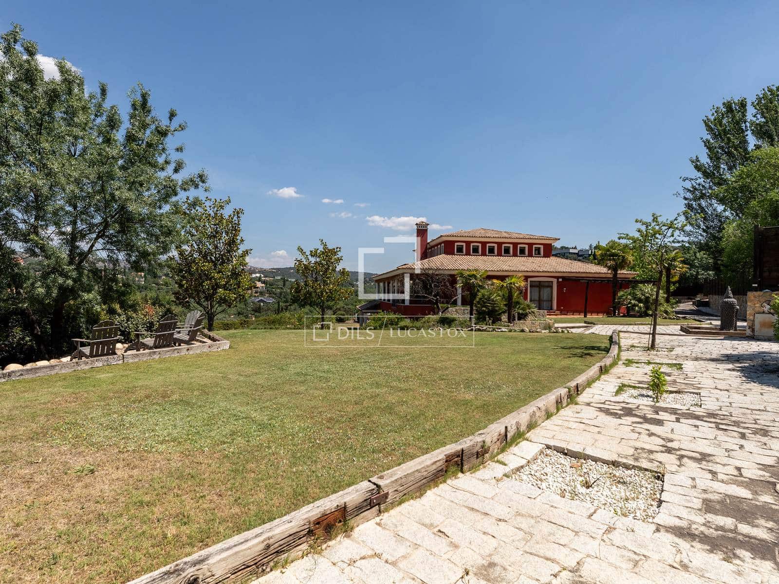 6 soverom Villa til salgs i Las Rozas de Madrid med svømmebasseng garasje - € 3 400 000 (Ref: 9880292)