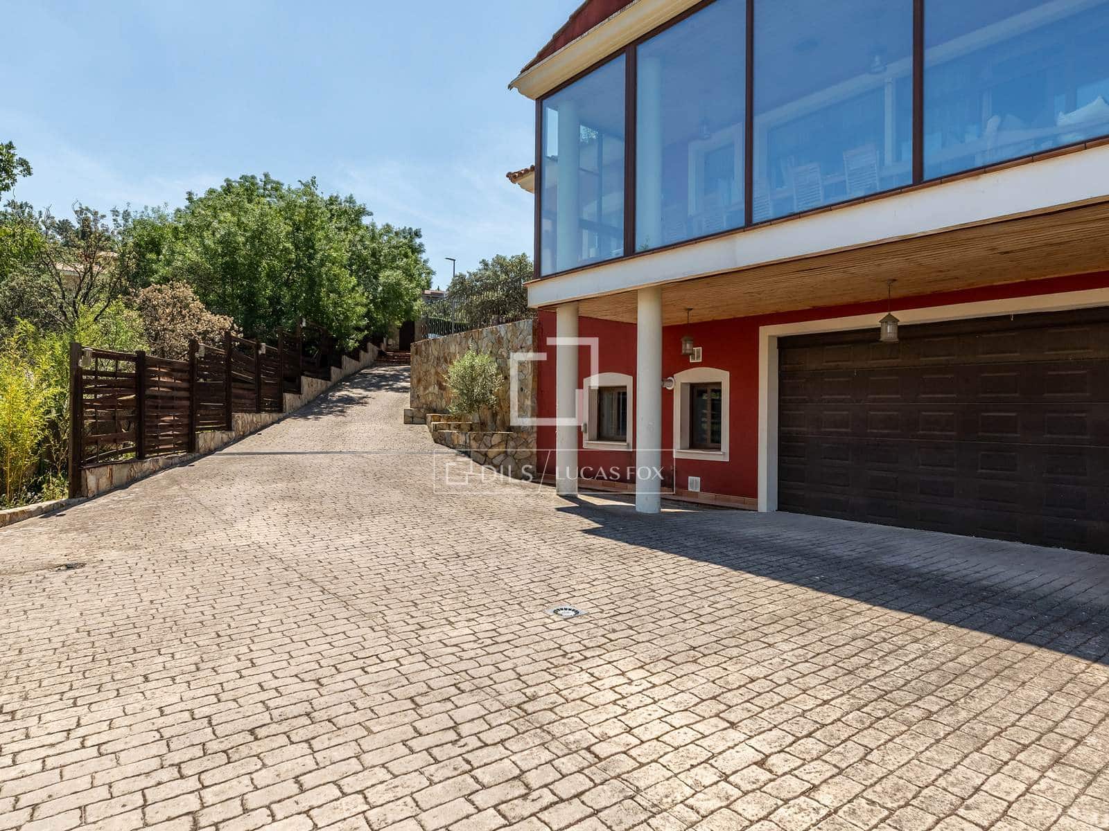 6 soverom Villa til salgs i Las Rozas de Madrid med svømmebasseng garasje - € 3 400 000 (Ref: 9880292)
