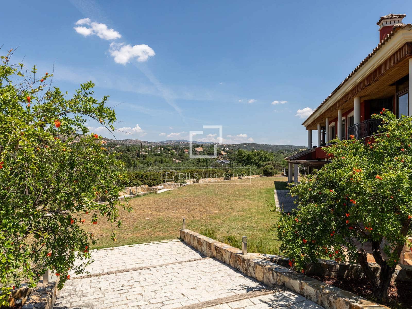 6 soverom Villa til salgs i Las Rozas de Madrid med svømmebasseng garasje - € 3 400 000 (Ref: 9880292)