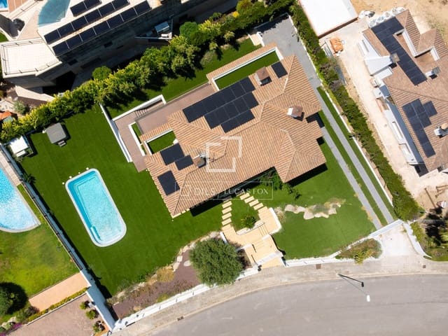 6 soveværelse Villa til salg i Alella med swimmingpool garage - € 1.750.000 (Ref: 9882186)