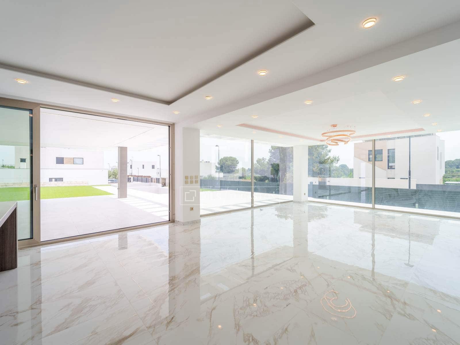 7 slaapkamer Villa te koop in Torrent met zwembad garage - € 1.495.000 (Ref: 9882581)