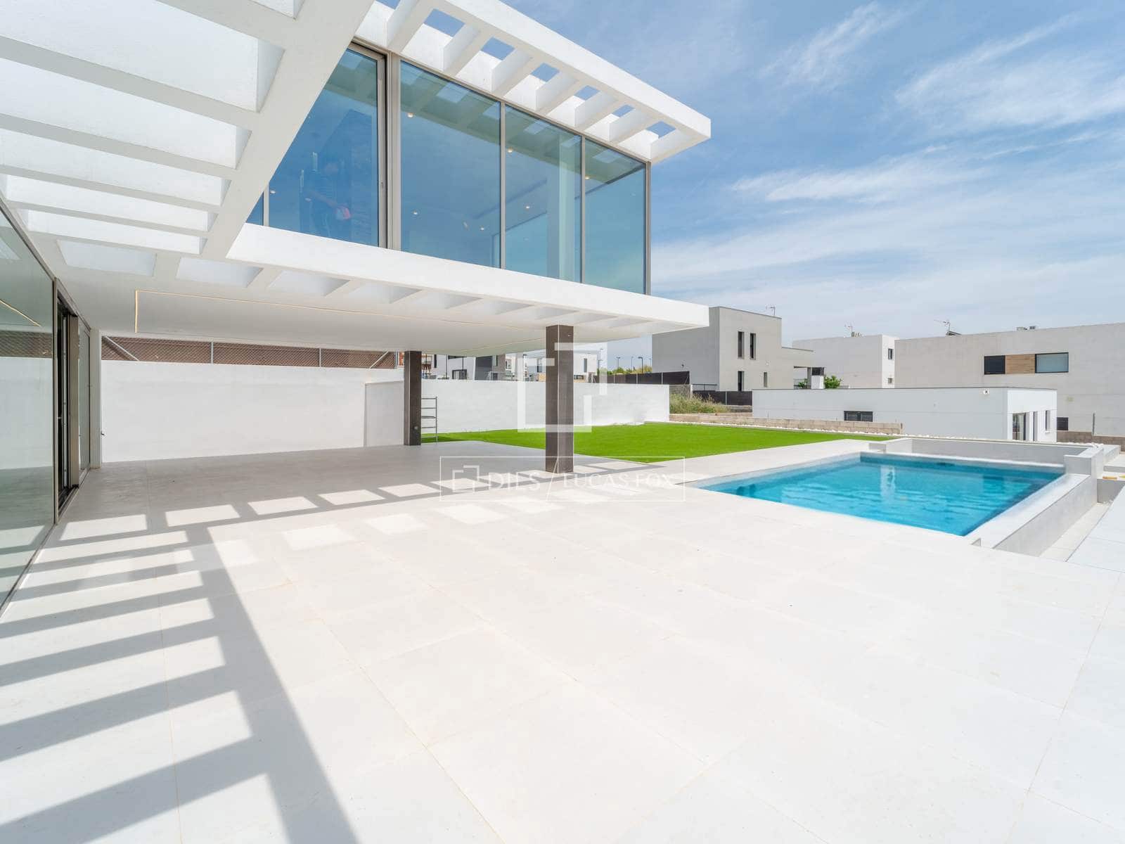 7 slaapkamer Villa te koop in Torrent met zwembad garage - € 1.495.000 (Ref: 9882581)