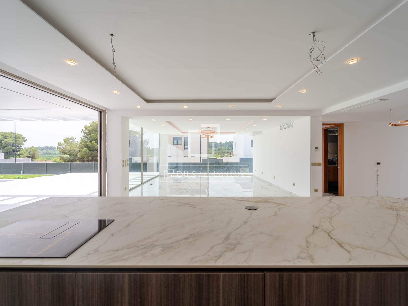 7 slaapkamer Villa te koop in Torrent met zwembad garage - € 1.495.000 (Ref: 9882581)