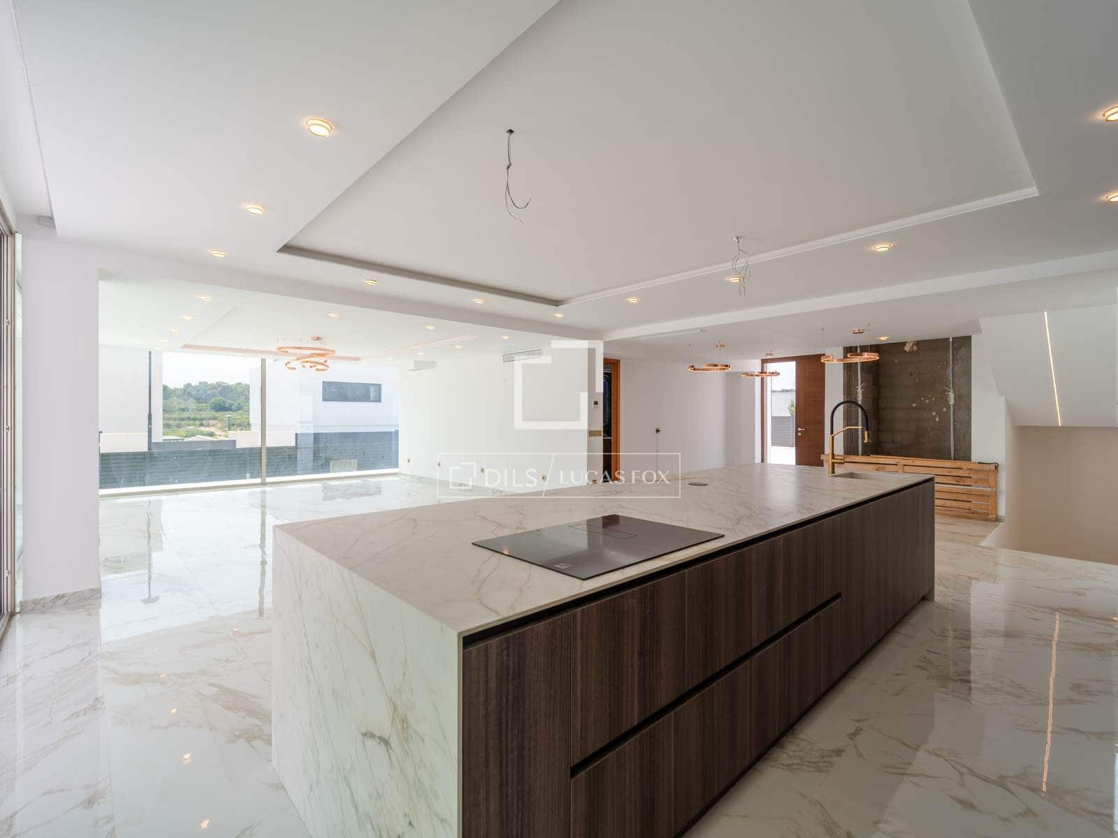 7 slaapkamer Villa te koop in Torrent met zwembad garage - € 1.495.000 (Ref: 9882581)