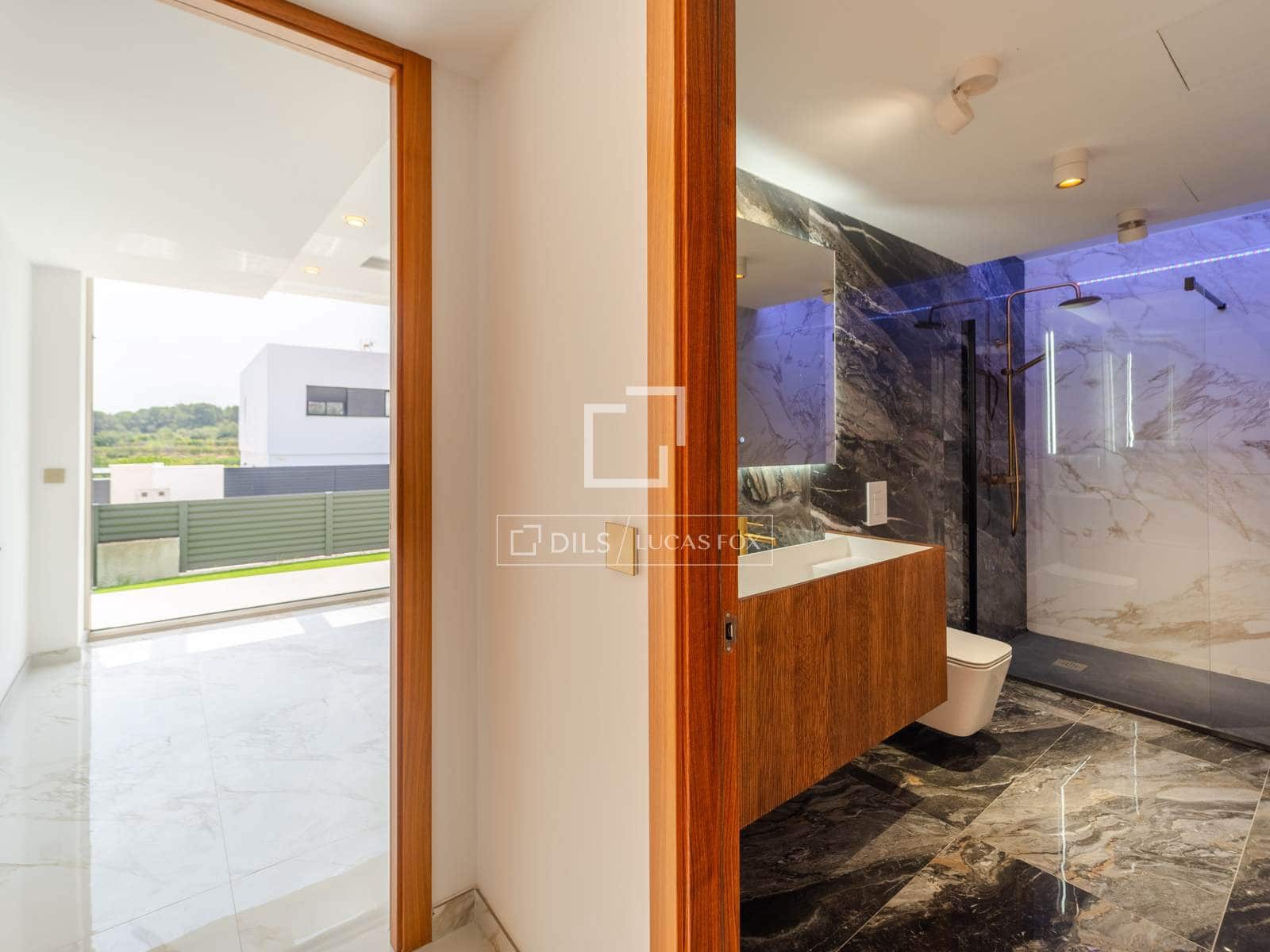 7 slaapkamer Villa te koop in Torrent met zwembad garage - € 1.495.000 (Ref: 9882581)