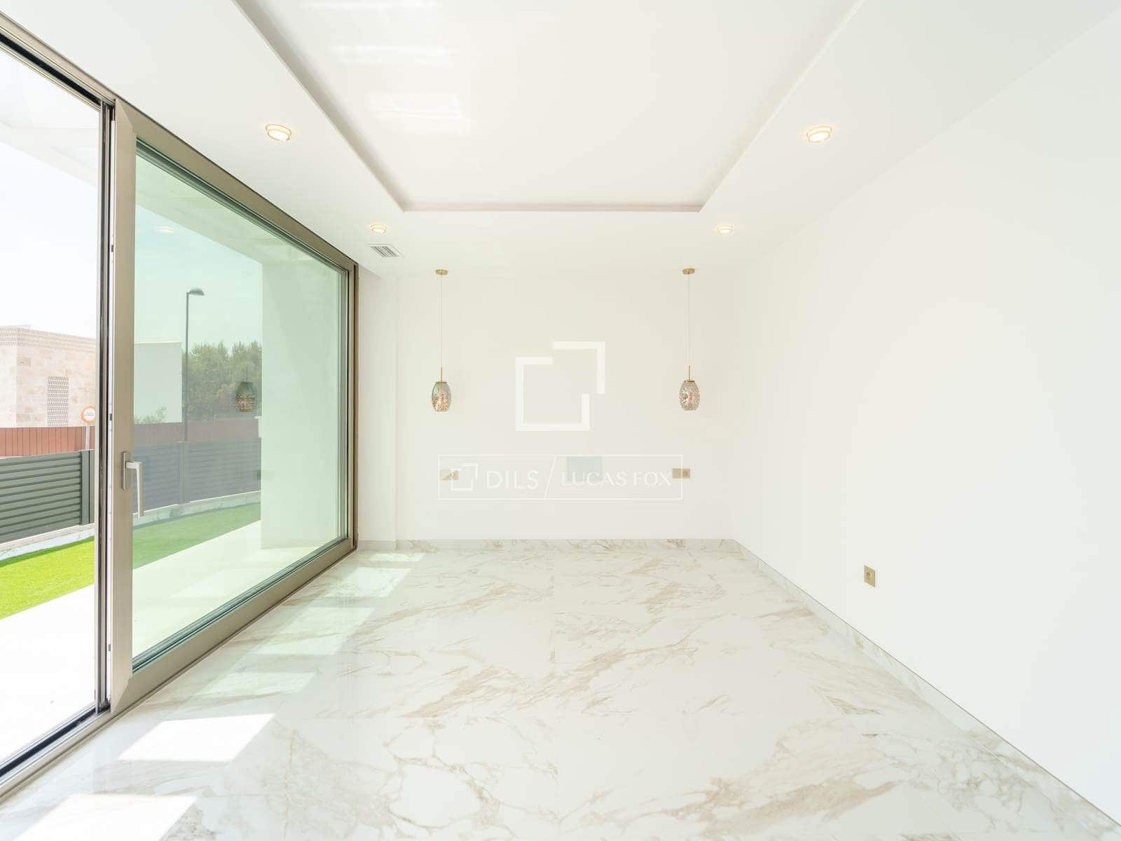7 slaapkamer Villa te koop in Torrent met zwembad garage - € 1.495.000 (Ref: 9882581)