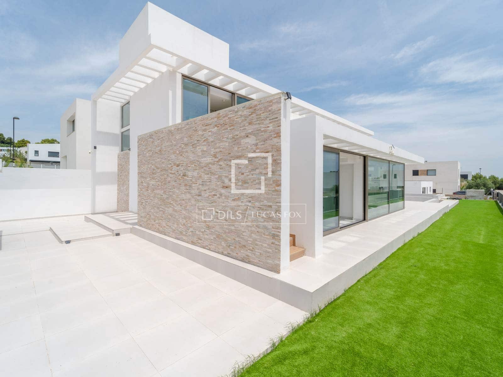 7 slaapkamer Villa te koop in Torrent met zwembad garage - € 1.495.000 (Ref: 9882581)