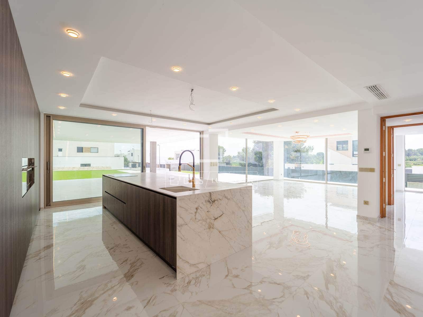 7 slaapkamer Villa te koop in Torrent met zwembad garage - € 1.495.000 (Ref: 9882581)
