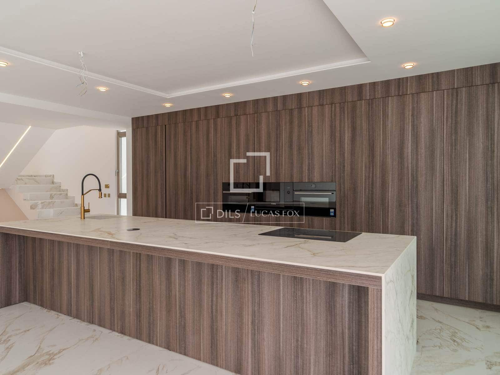 7 slaapkamer Villa te koop in Torrent met zwembad garage - € 1.495.000 (Ref: 9882581)